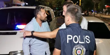 Çakarlı araçla yakalandı: “Vatan haini miyim?”