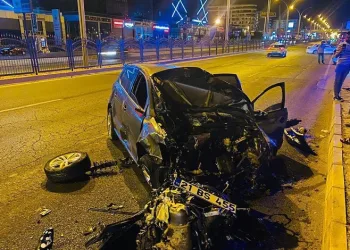 Diyarbakır’da takla atan araçlar hurdaya döndü