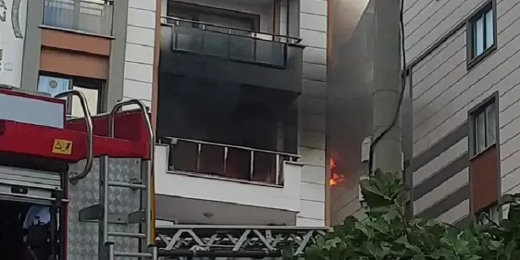 Kombi patlayan dairede yangın çıktı