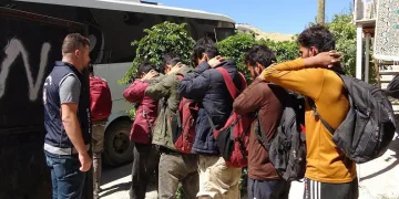 Van’da 16 düzensiz göçmen yakalandı