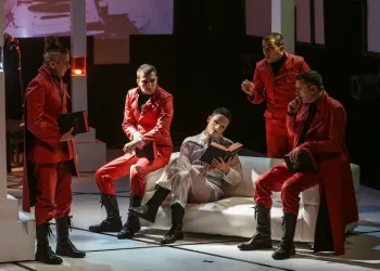 Nilüfer Kent Tiyatrosu yeni sezonu ‘1984’ ile açtı