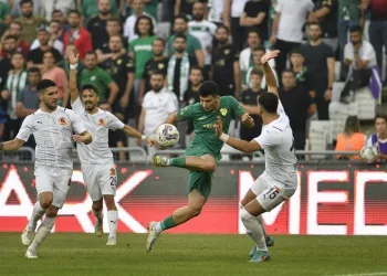 Bursaspor Enver Cenk Şahin’le güldü
