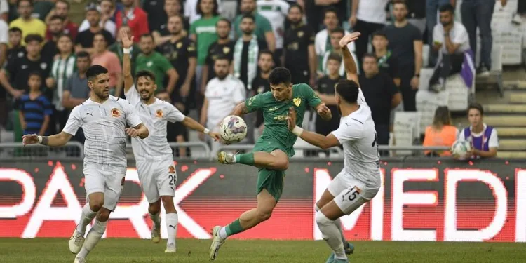 Bursaspor Enver Cenk Şahin’le güldü