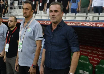 Bursaspor Teknik Direktörü Tahsin Tam: “Bu takımı ayağa kaldırmak istiyoruz”