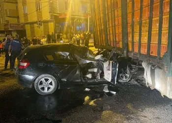 Sakarya’daki feci kaza kameralara yansıdı