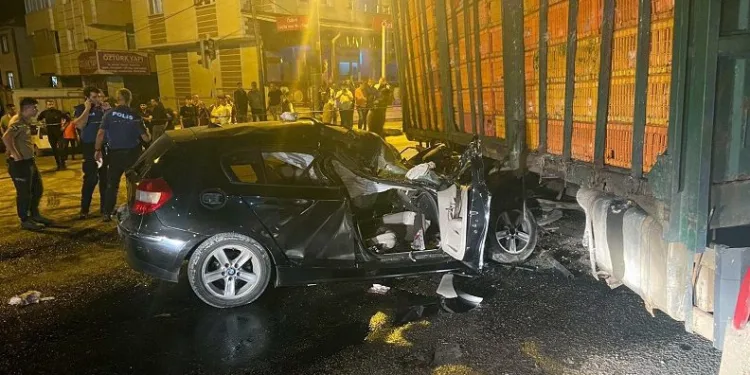 Sakarya’daki feci kaza kameralara yansıdı