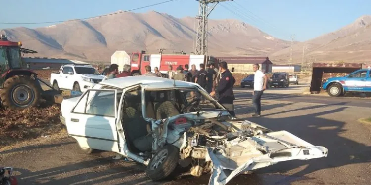 Kahramanmaraş’ta otomobil ile traktör çarpıştı: 1 ölü
