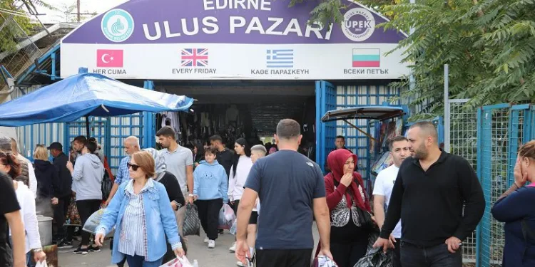 Bulgarlar kışlık alışveriş için geldi