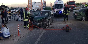 Lastiği patlayan araç dehşet saçtı: 1 bebek öldü, 9 yaralı