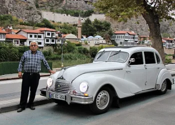 70 yıllık klasik otomobile 1,5 milyon lira teklif
