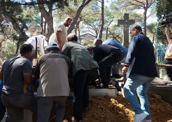 Ölümünden 14 yıl sonra toprağa verildi