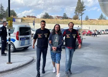 Kardeşini sevdiği için öldürdüğünü söyledi