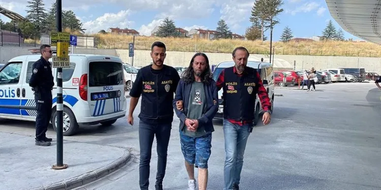 Kardeşini sevdiği için öldürdüğünü söyledi