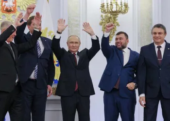 Putin, 4 bölgenin ilhak kararını imzaladı