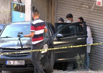 Hırsız-polis kovalamacası: Altın ve paraları bırakıp kaçtılar