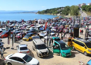 Modifiye tutkunları Sinop’ta buluştu