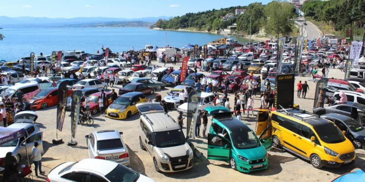 Modifiye tutkunları Sinop’ta buluştu