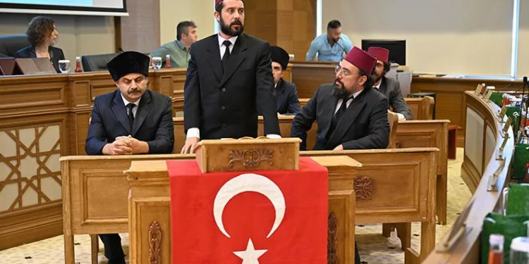 Puşide-i siyah meclis kürsüsünde