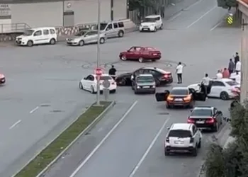 Bursa’da drift atıp trafiği tehlikeye soktular