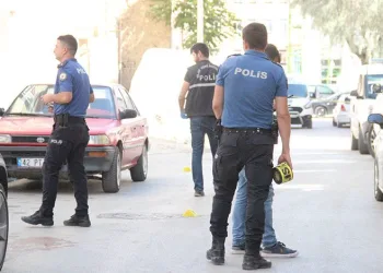 Karaman’da birbirlerine silah ve bıçakla saldırdılar