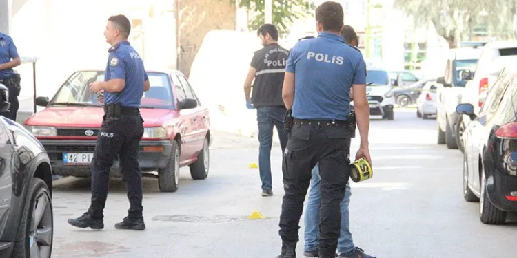 Karaman’da birbirlerine silah ve bıçakla saldırdılar