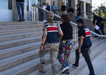 Van’da uyuşturucudan 14 yıl hapis cezası bulunan kadın yakalandı