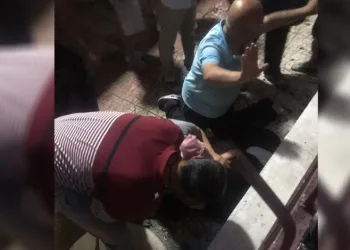 Tartıştığı komşusunu balkondan attı