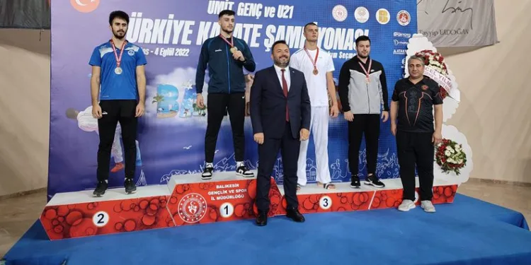 Bursa Büyükşehir karatecilerden 5 madalya