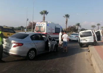 Bursa’dan tatile giden kuzenler birbirlerine çarptı