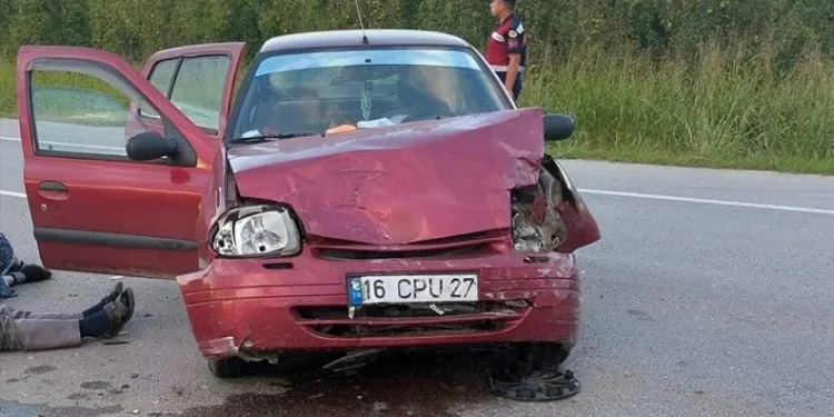 Bursa’da otomobiller çarpıştı: 4 yaralı