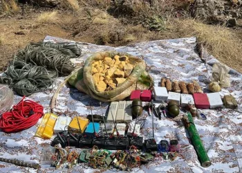 Tendürek Dağı’nda bomba ve patlayıcı ele geçirildi