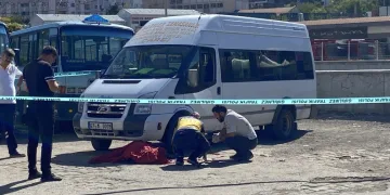 Zonguldak’ta dolmuşun altında kalan adam öldü
