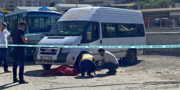 Zonguldak’ta dolmuşun altında kalan adam öldü