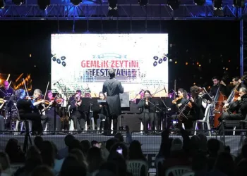 Gemlik’te denize nazır senfoni