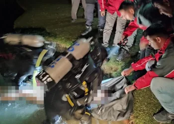 Serinlemek için girdiği gölde boğuldu