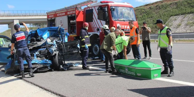 Yurt kaydı için çıktıkları yolda feci kaza: 2 ölü