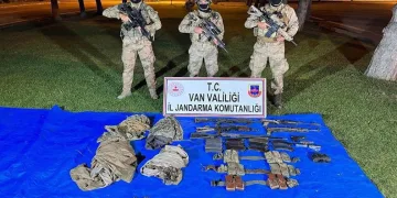 Teröristlerin silah ve dokümanlar ele geçirildi