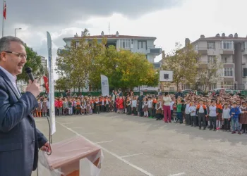 Karacabey Belediyesi’nden öğrencilere anlamlı destek