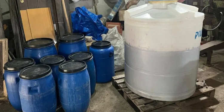 Tekirdağ’da 2 ton kaçak içki ele geçirildi