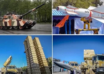 İran yeni balistik füzesini tanıttı