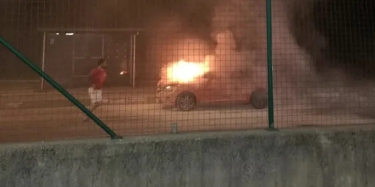 Bursa’da seyir halindeyken otomobili alev aldı