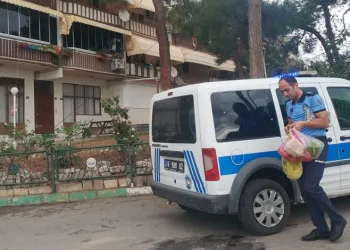 Bursa Gemlik’te zabıtadan şefkat eli