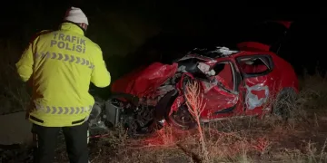 TIR’la otomobilin çarpıştığı kazada 4 ölü