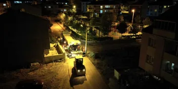 Yeni Mahallede sathi kaplama çalışması başladı