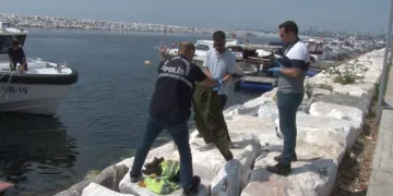 Yüzmek için girdiği denizde boğuldu