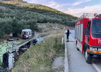 Bursa’da otomobil ile kamyon çarpıştı: 6 yaralı