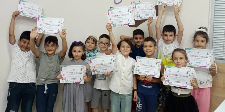 Bilgi Evleri’nde öğrenciler sertifikalarına kavuştu