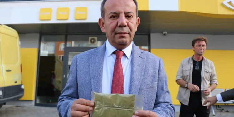 Tanju Özcan HDP’ye kına gönderdi