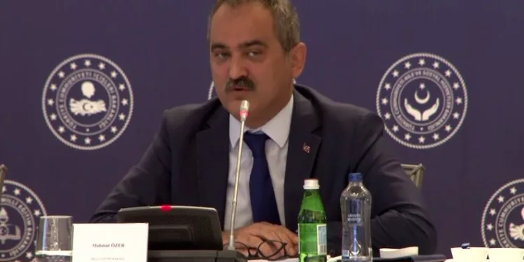 Bakan Özer ‘Şiddet ve Medya Çalıştayı’na katıldı
