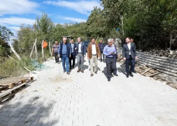 İnegöl’de parke taş çalışmaları sürüyor